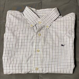 Vineyard Vines long sleeved button down. Size Large